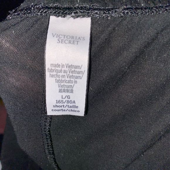 Women's Victoria's Secret Black Lounge Pants Size L Short - Picture 3 of 3